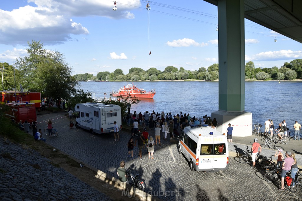 Koelner Seilbahn Gondel blieb haengen Koeln Linksrheinisch P473.JPG - Miklos Laubert